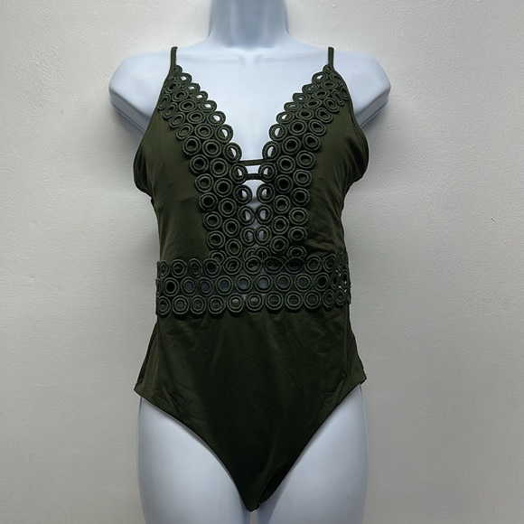 Becca Siren One Piece Swimsuit Bathing Suit Eyelet Boho Moss Green Size L Large - Picture 2 of 10